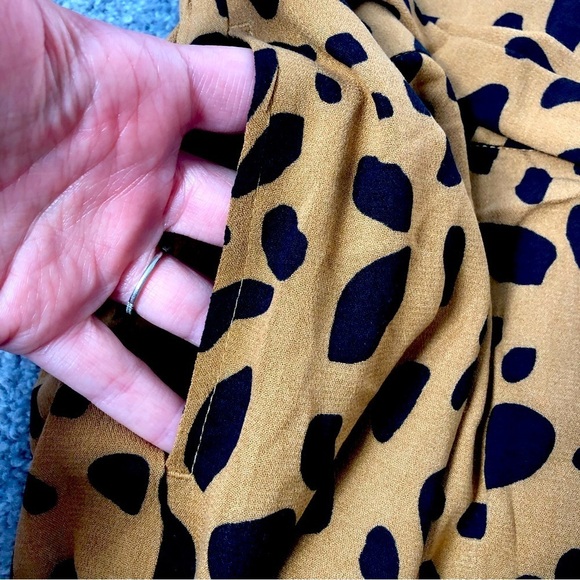 All Worthy Hunter McGrady Printed Wide Leg Pants with Belt - Picture 4 of 6